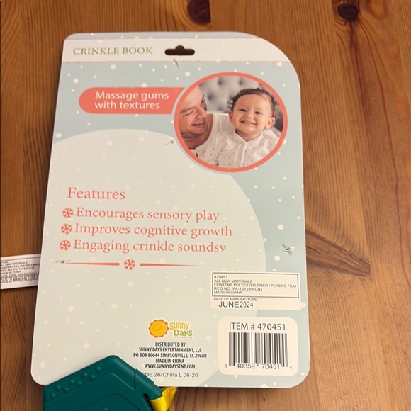 Vibrant Red and Green Holiday baby toys with Santa and Tree Designs - Picture 7 of 8